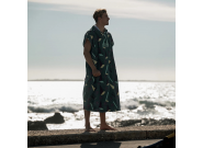 ss24__0021_ion_accessories_poncho_core_1753779694-e65eb837bcca3bf215e0753ffb485766.jpg